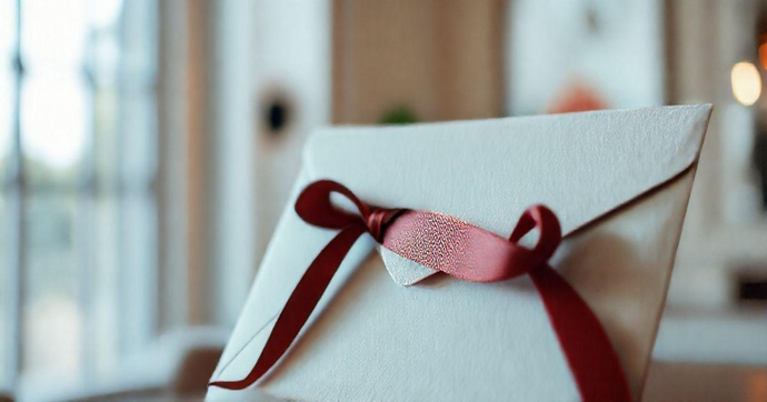 Envelope com Fita: Praticidade e Estilo